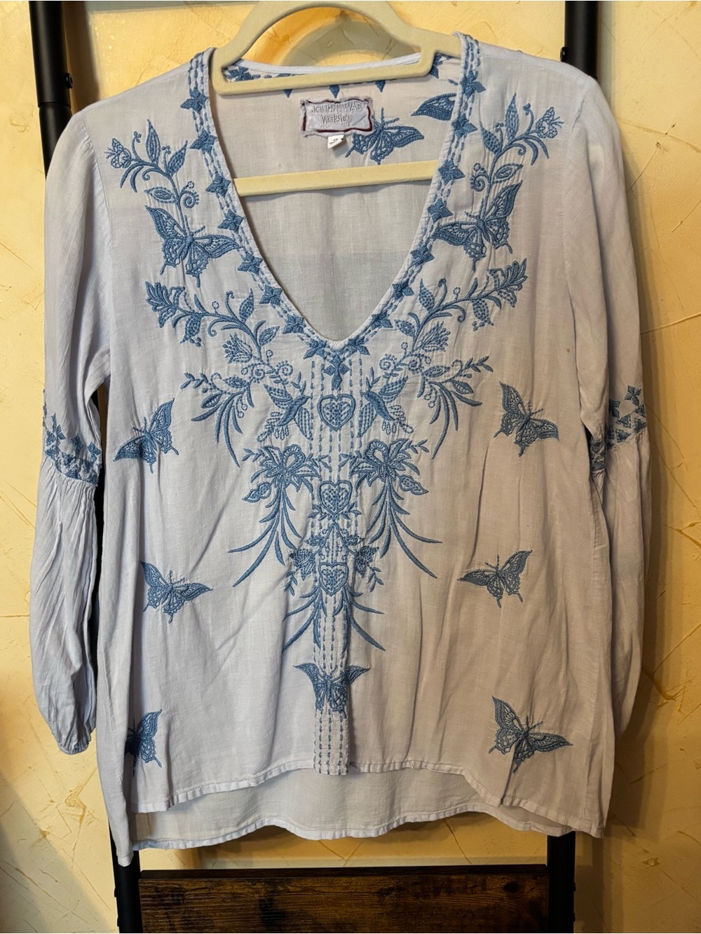 Johnny Was Size S Light Blue Embroidered V-Neck Women's Top -